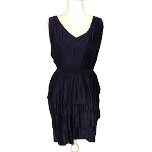 ⭐️ Banana Republic Pleated Dress